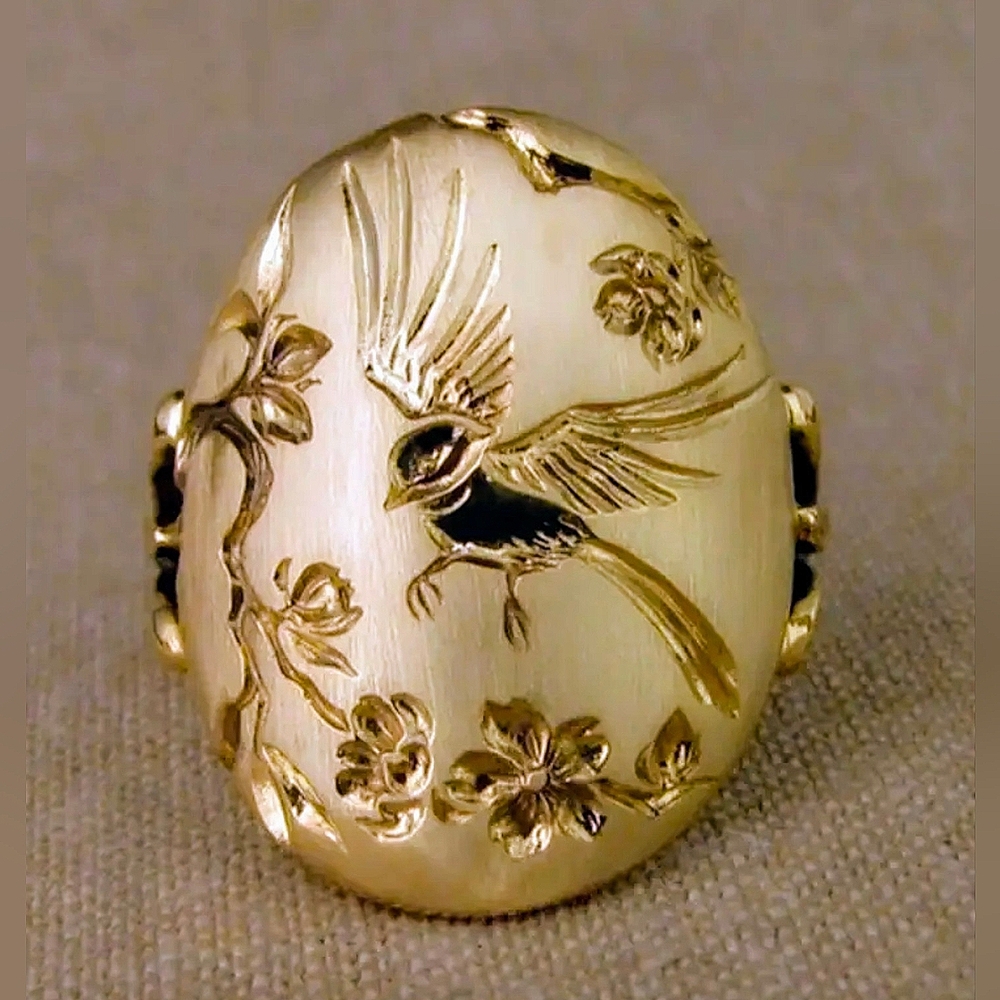 Bird in Flight Gold Ring